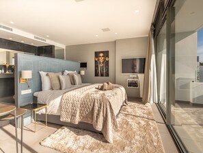 4 bedrooms, free WiFi, bed sheets