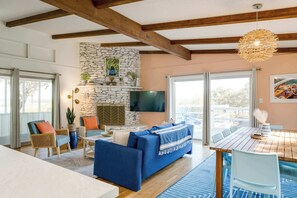 TV, fireplace, offices