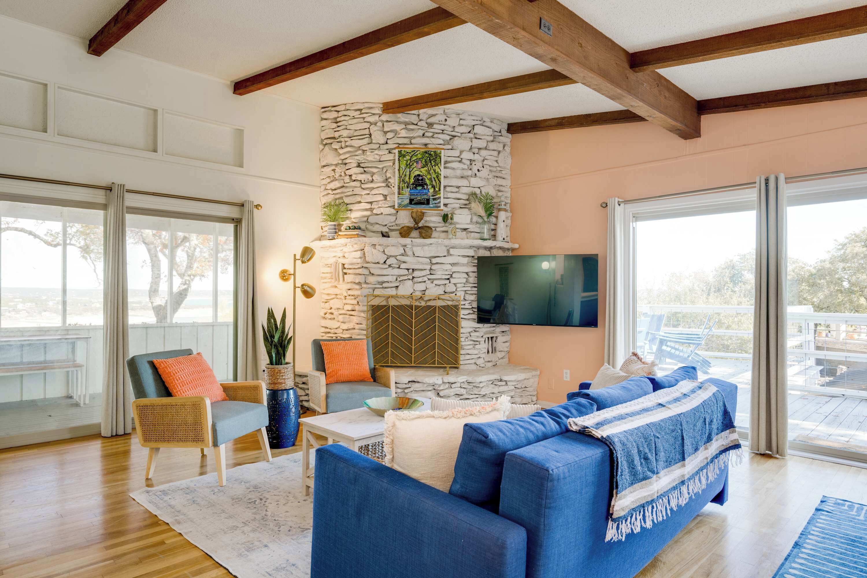 TV, fireplace, offices