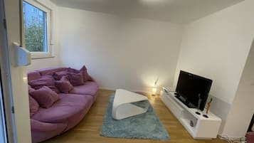 Smart TV de 80 cm con canales por cable, televisión y Netflix