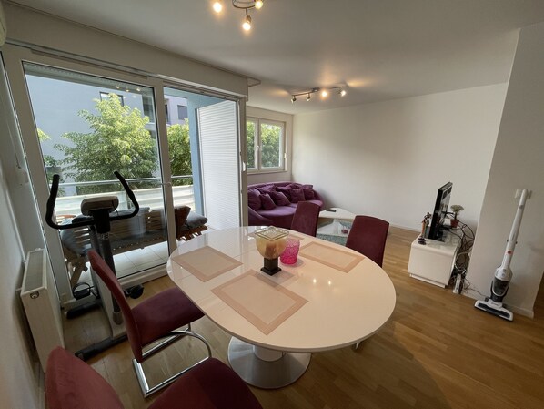 80-cm-Smart-TV mit Kabelempfang, Fernseher, Netflix