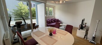 Large Modern 75m2 Flat and Free Parking