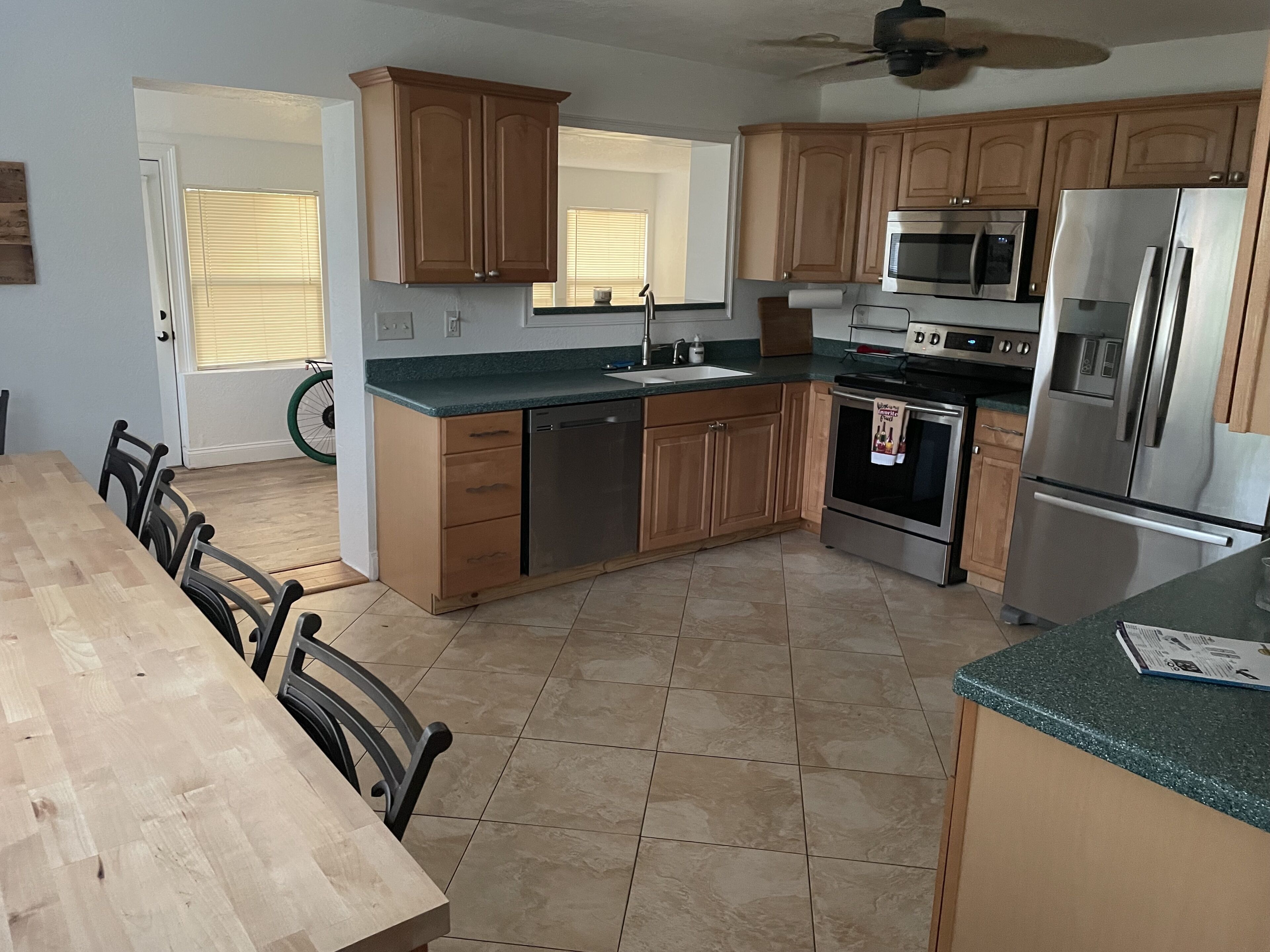 Holly Hill House 1 block to River, 5 Min to Downton Daytona Trailer parking