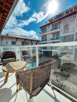 Minibar, wifi gratis y ropa de cama 