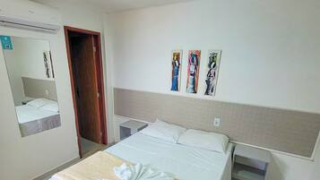 Quarto casal standard | Frigobar, Wi-Fi de cortesia, roupa de cama