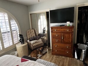 2 bedrooms, iron/ironing board, bed sheets - Greco-Roman Holiday Home in Golf/Tennis Resort (Mesa)