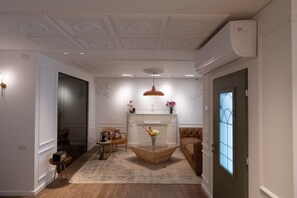 2 habitaciones, decoración personalizada y muebles diferentes 