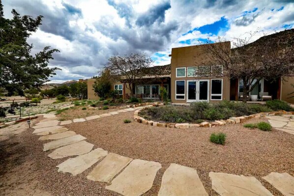 Exterior - Peaceful Suite in Desert Inn-Santa Clara King Room (Ojo Caliente)