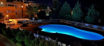 Royal Garden Apartment T2 by YHA