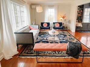 Fernseher, Kamin, Arbeitsbereiche