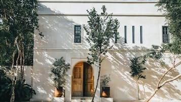 Deluxe Villa | Egyptian cotton sheets, premium bedding, memory foam beds, in-room safe