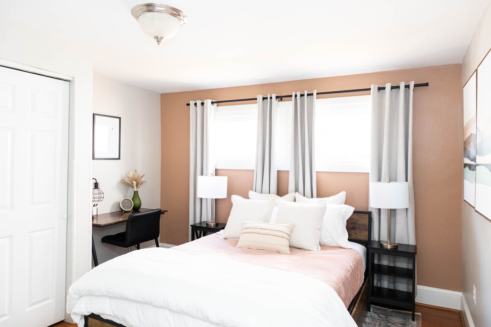2 bedrooms, desk, iron/ironing board, free WiFi
