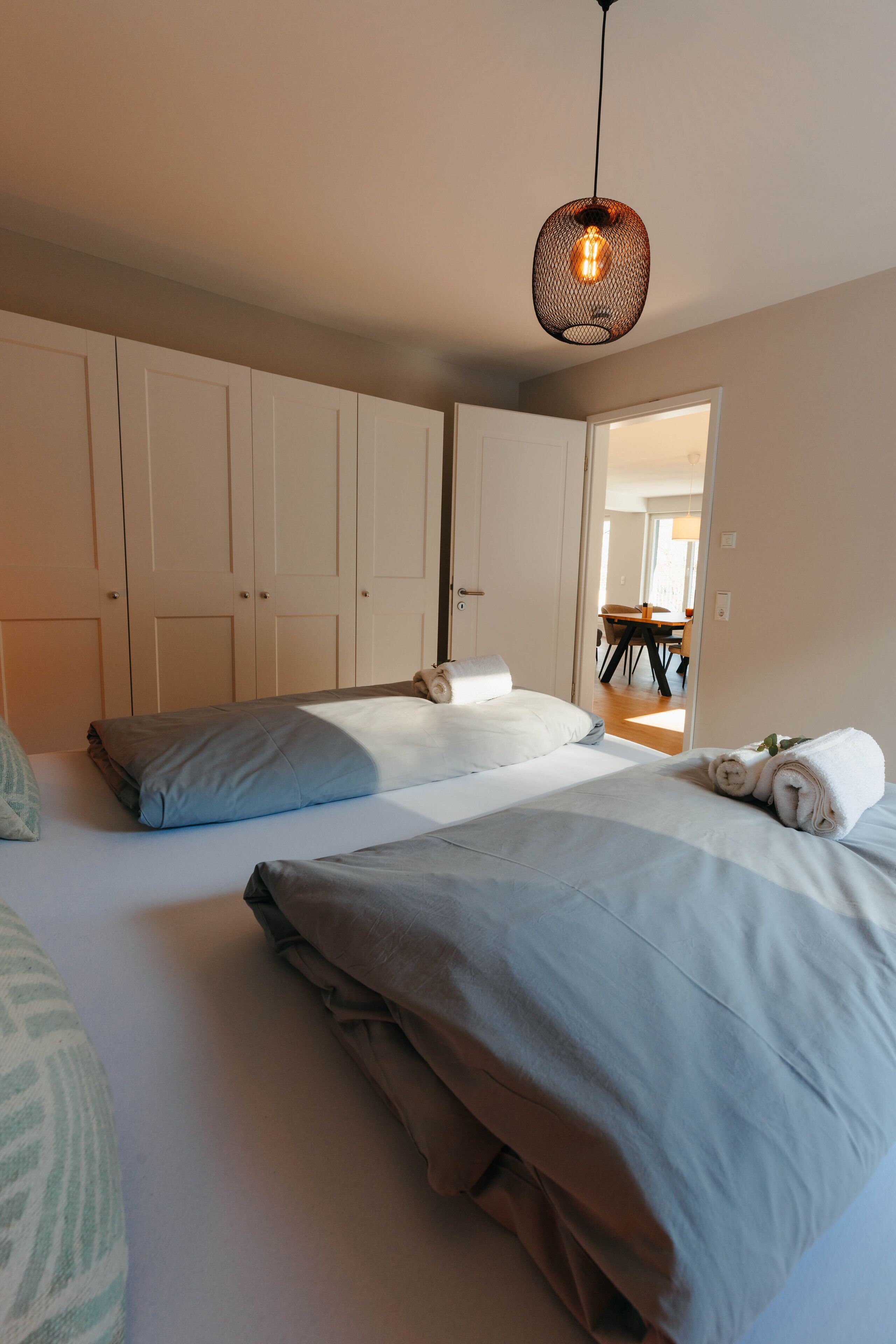 2 bedrooms, travel crib, free WiFi, bed sheets