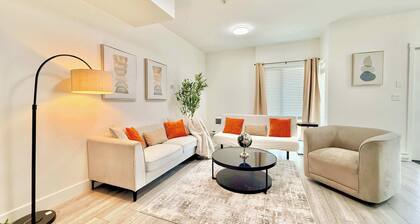 New Downtown Townhouse, Free Parking Near SkyTrain