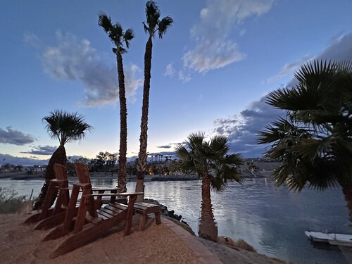 Tranquil Riverfront Luxury Home!