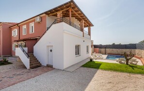 Exterior - Stunning home in Pula (Pula)