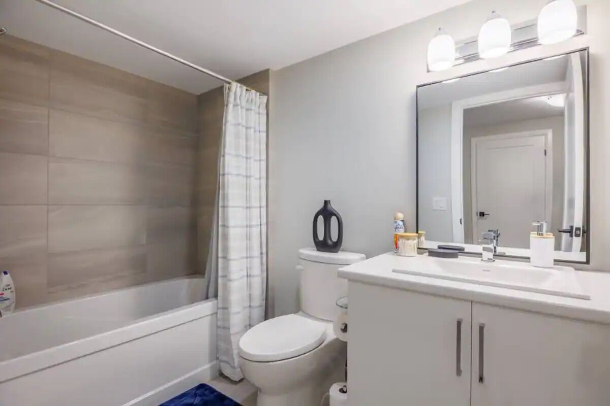 Modern 3BDR Townhouse - BBQ - Smart TV