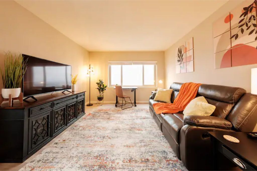 Bay View Beauty Close to Medical Facilities 