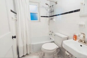 Shower - Little Blue Beach Cottage (Pensacola)