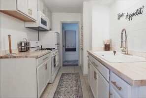 Private kitchen - Little Blue Beach Cottage (Pensacola)