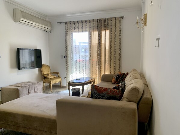 Living area - Quiet bedroom in Madinaty (Madinaty)