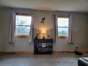 Interior - The Fishing Shack - Near White River and Mtn Home! (Gassville)