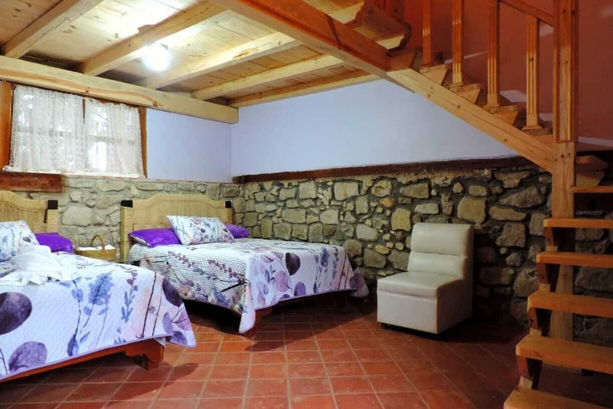 Casa de campo clásica | 6 habitaciones, decoración personalizada y muebles diferentes