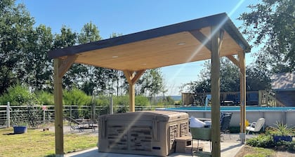 Wild Horse Hideout/Private Pool Country Living