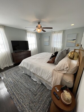 3 bedrooms, travel crib, WiFi, bed sheets - Stylish 3 Bedroom Home in the Perfect Location (Wilmington)