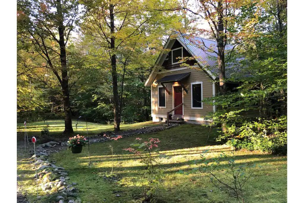 Cozy Little Cabin in the Woods