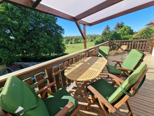 Idyllische Ferienwohnung im Grünen - zwischen Wäldern und Seen