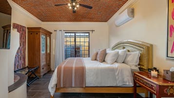 Nhà Cao cấp | 2 phòng ngủ, bàn ủi/dụng cụ ủi quần áo