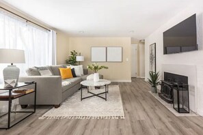 Living area - A French Cottage Away From Home (Shoreline)