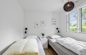 3 bedrooms, travel crib, free WiFi