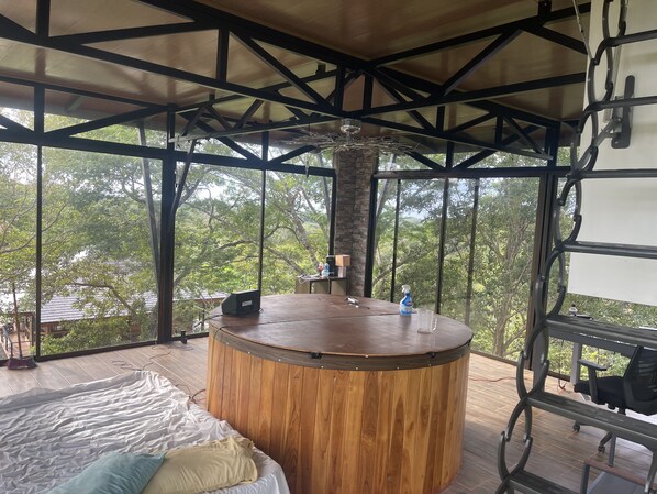 1 bedroom, desk, free WiFi, bed sheets