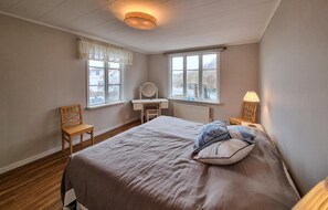 4 bedrooms