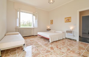2 habitaciones, cuna de viaje y wifi gratis 