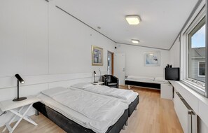 8 makuuhuonetta, ilmainen Wi-Fi