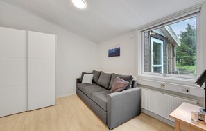 Fernseher, Tischtennisplatte