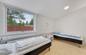 8 bedrooms, travel cot, free WiFi