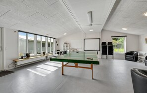 Games room - 8 bedroom cozy home in Henne (Henne)