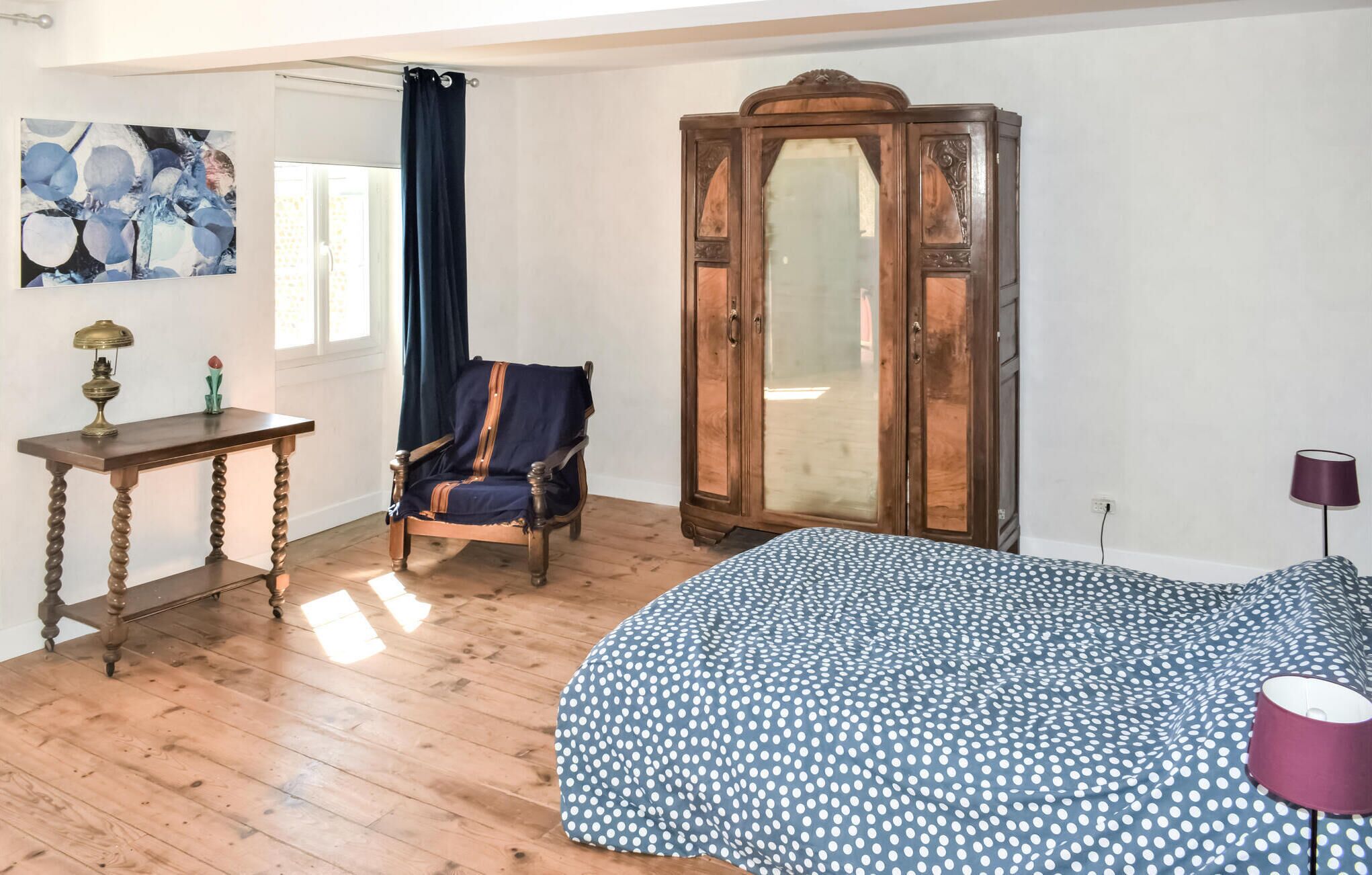 5 makuuhuonetta, ilmainen Wi-Fi, vuodevaatteet