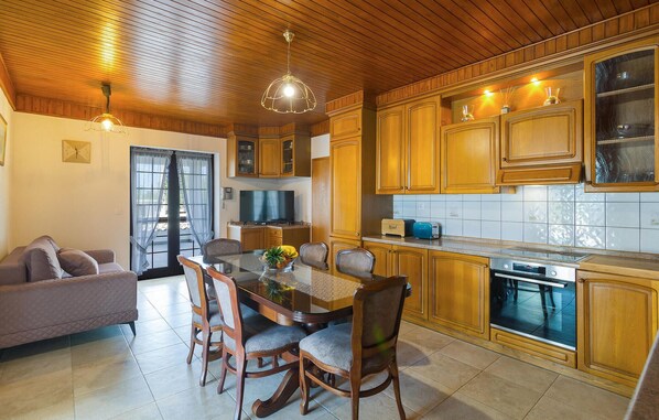 Geladeira, fogão, cooktop, lava-louças