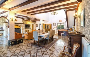 Dining - Amazing home in Gornje Sitno (Gornje Sitno)