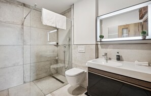 Douche, sèche-cheveux