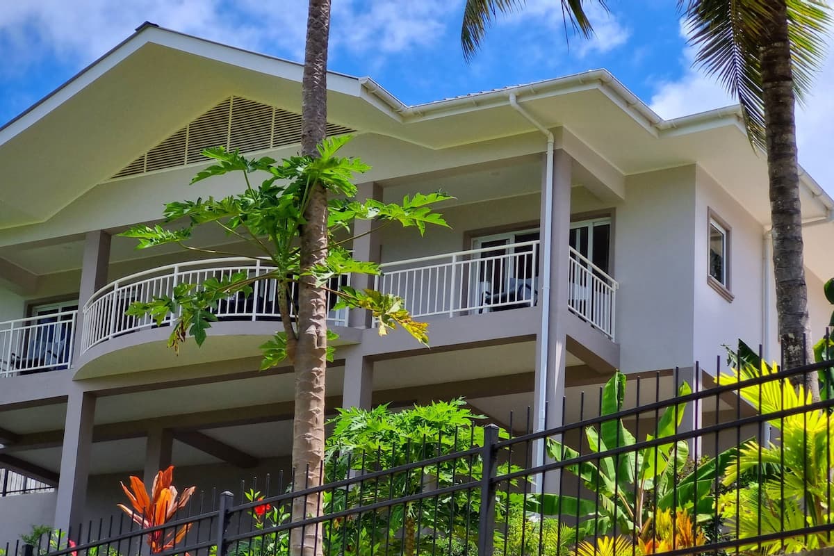 1 bedroom, in-room safe, individually decorated, individually furnished