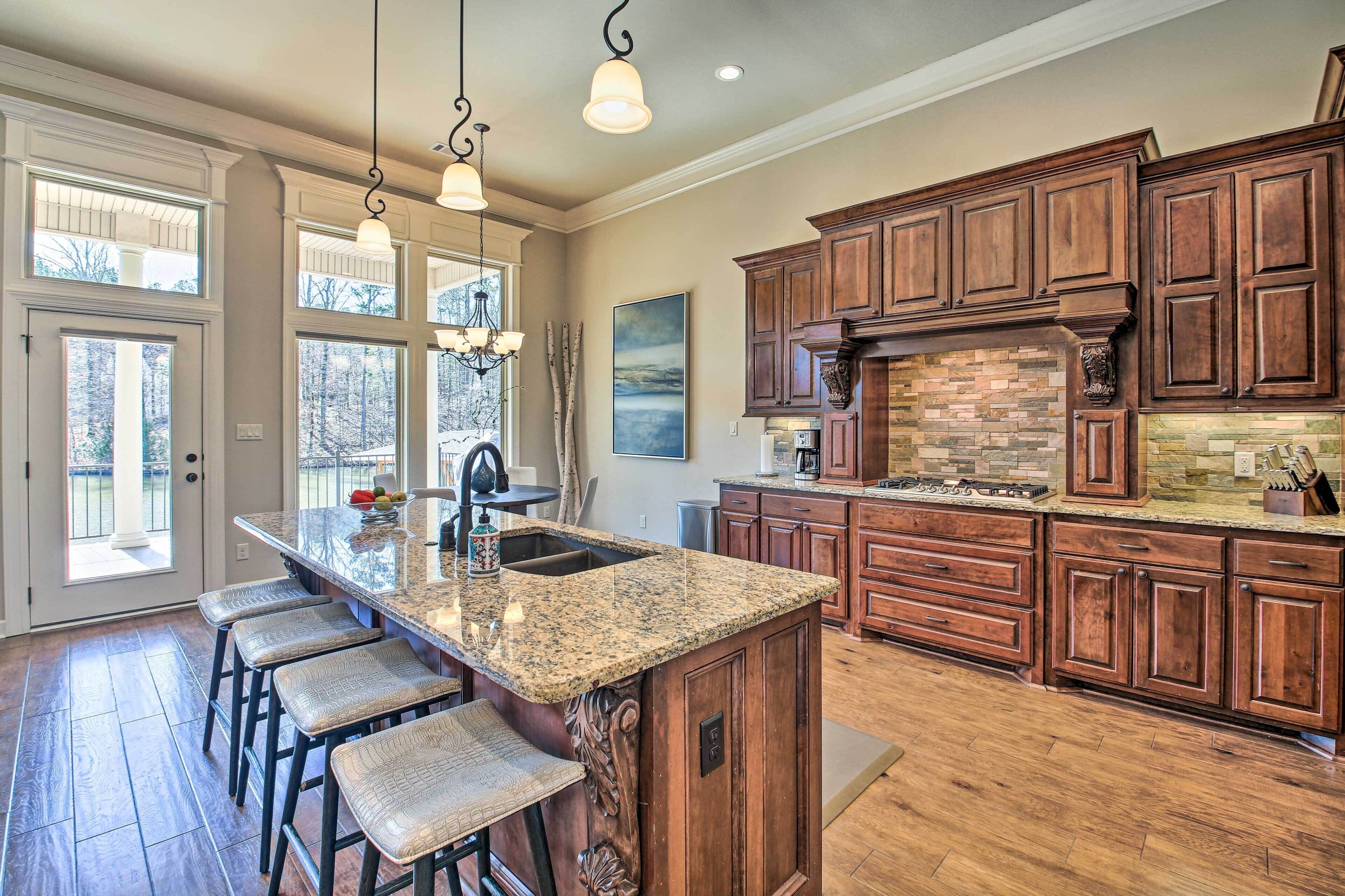 Spacious Hot Springs Village Home w/ Dock + Patio!