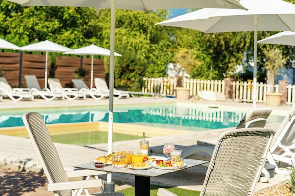 Café da manhã com buffet grátis todos os dias