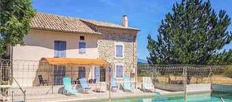 Lovely home in Malaucène with kitchen