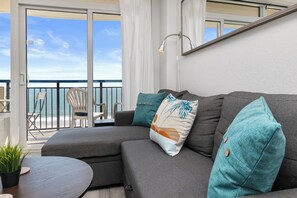 Smart TV - Updated Oceanfront w/ King, Great Amenities & Walkable to Attractions & Events (Myrtle Beach)